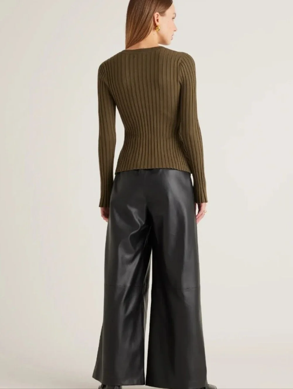Quince Ribbed Long-Sleeve Sweater in Olive Cotton Cashmere - Picture 3 of 4